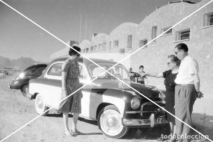 Neu: FAMILIA INAUGURANDO AUTOMOVIL EN LA CASA DE BA&Ntilde;OS GRAO DE CASTELLON C-44