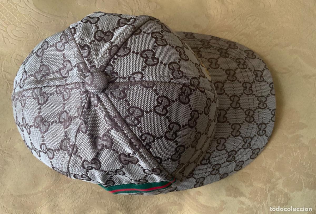 Nuevo: GORRA VISERA COLOR BEIG LOGOS EN DORADO - Foto 7