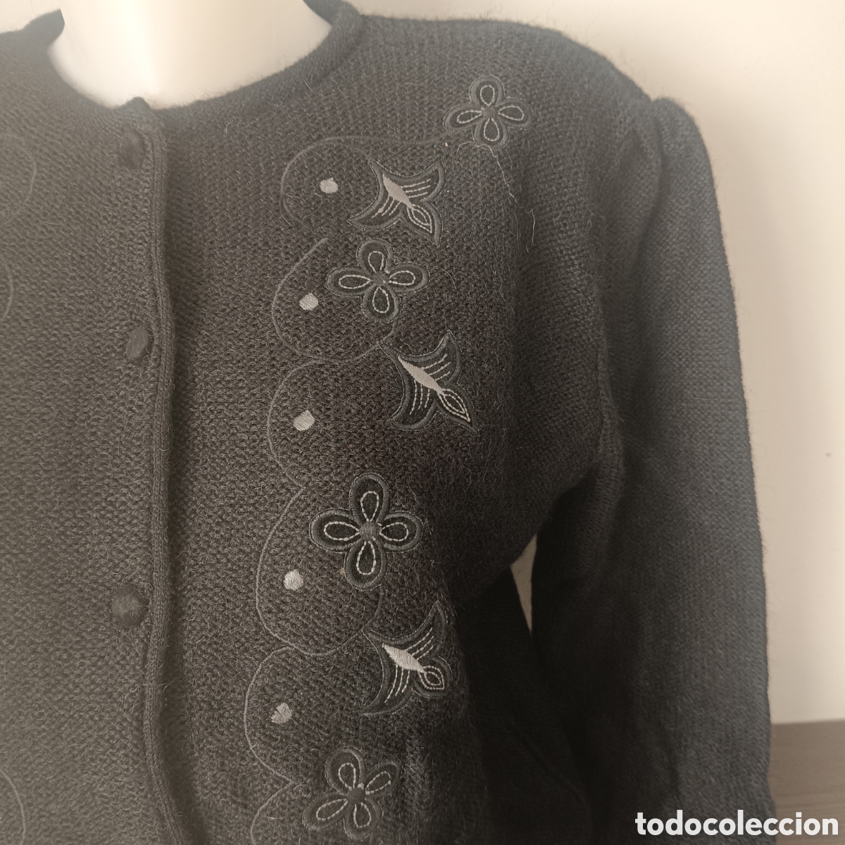 Nuevo: Chaqueta Negra Detalles Espigas - Foto 2