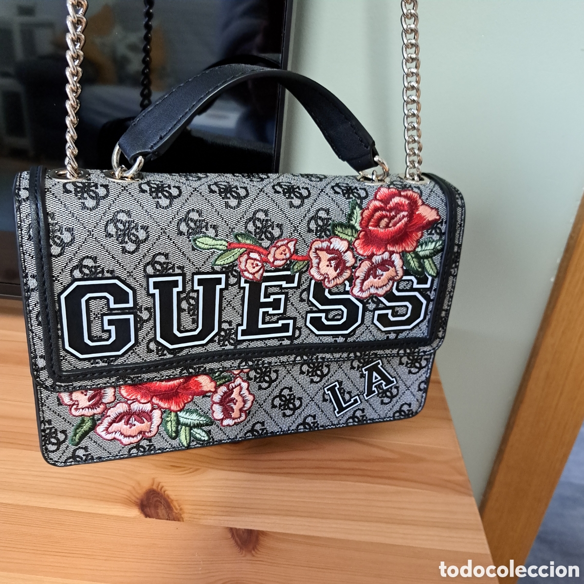 Nuevo: EXCLUSIVO BOLSO DE GUESS EDICI&Oacute;N LIMITADA. REF S5 - Foto 1