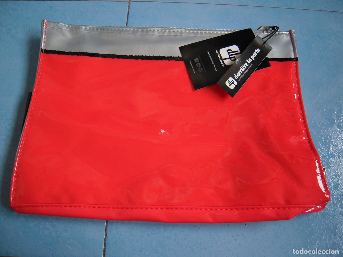 Nuevo: Neceser rojo perro derri&egrave;re la porte - Foto 5