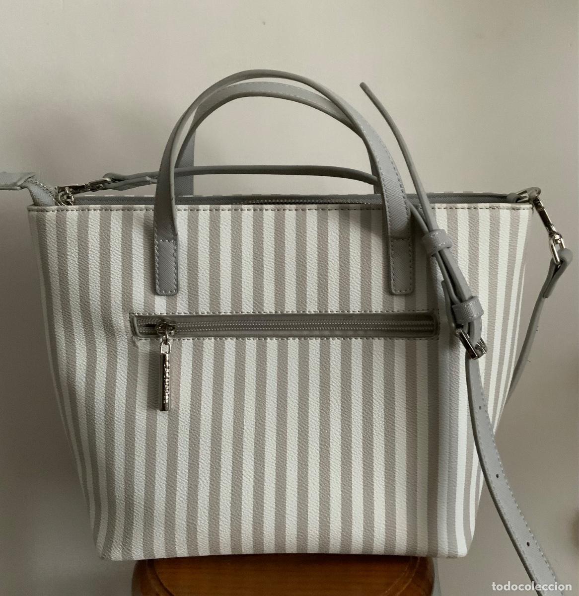 Nuevo: BOLSO CACHAREL SIN ESTRENAR GRIS Y BLANCO - Foto 10