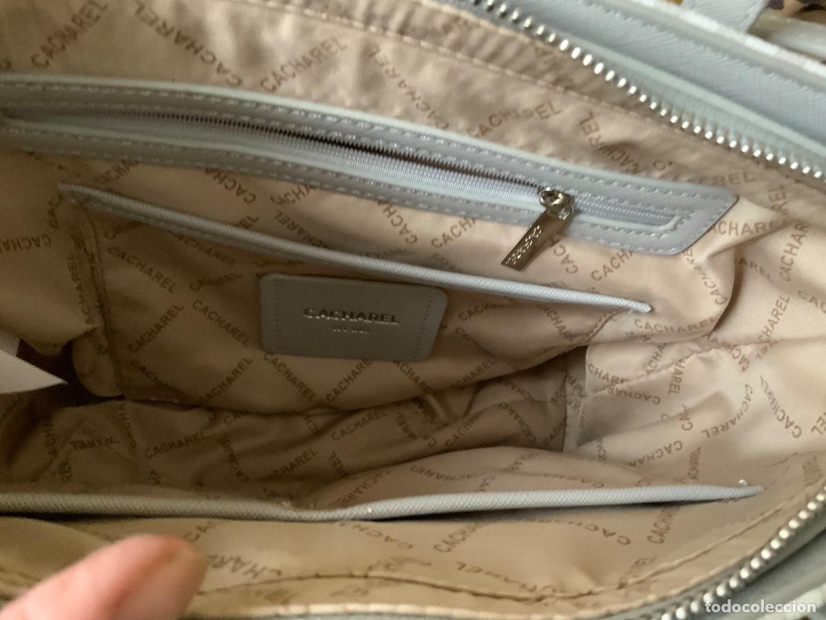 Nuevo: BOLSO CACHAREL SIN ESTRENAR GRIS Y BLANCO - Foto 11