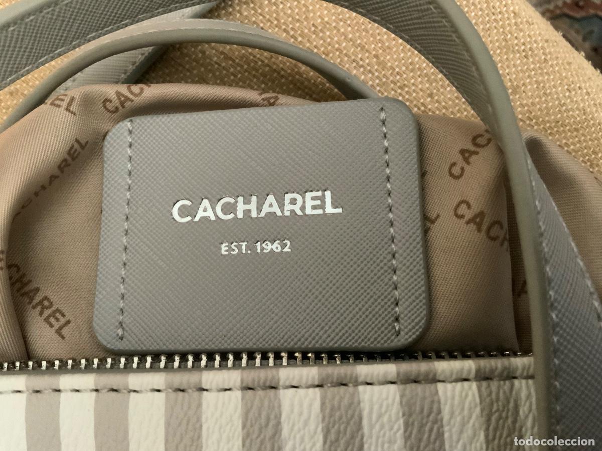 Nuevo: BOLSO CACHAREL SIN ESTRENAR GRIS Y BLANCO - Foto 17