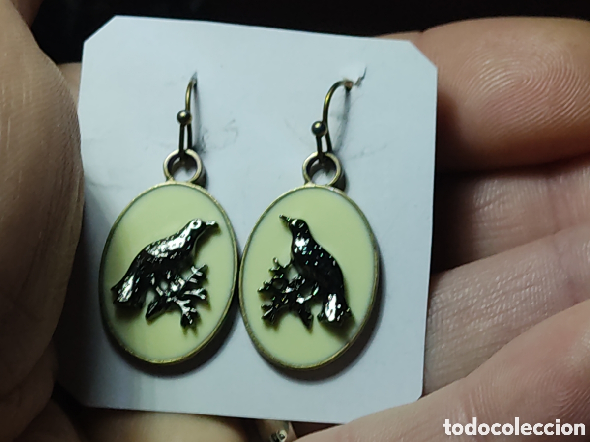 Nuevo: Pendientes g&oacute;ticos,cuervo con esmalte blanco. - Foto 4