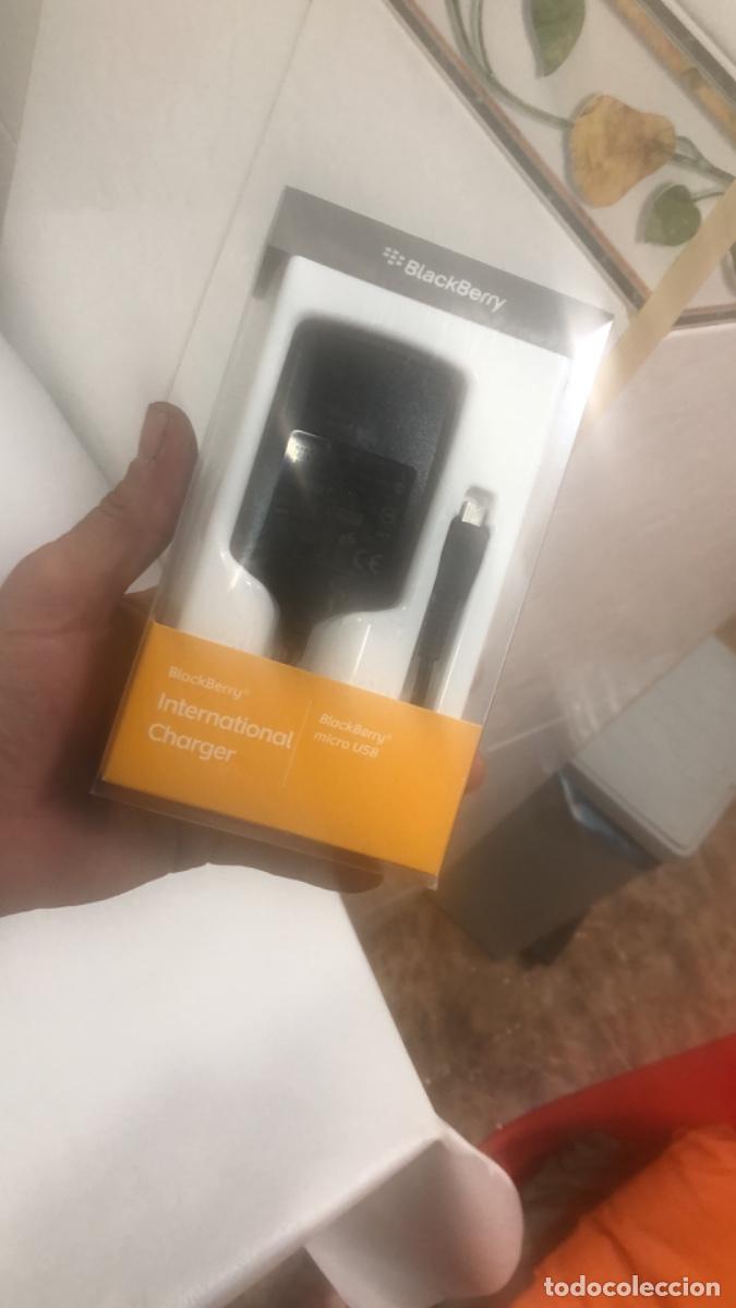 Nuevo: Cargador de Movil original - Foto 1