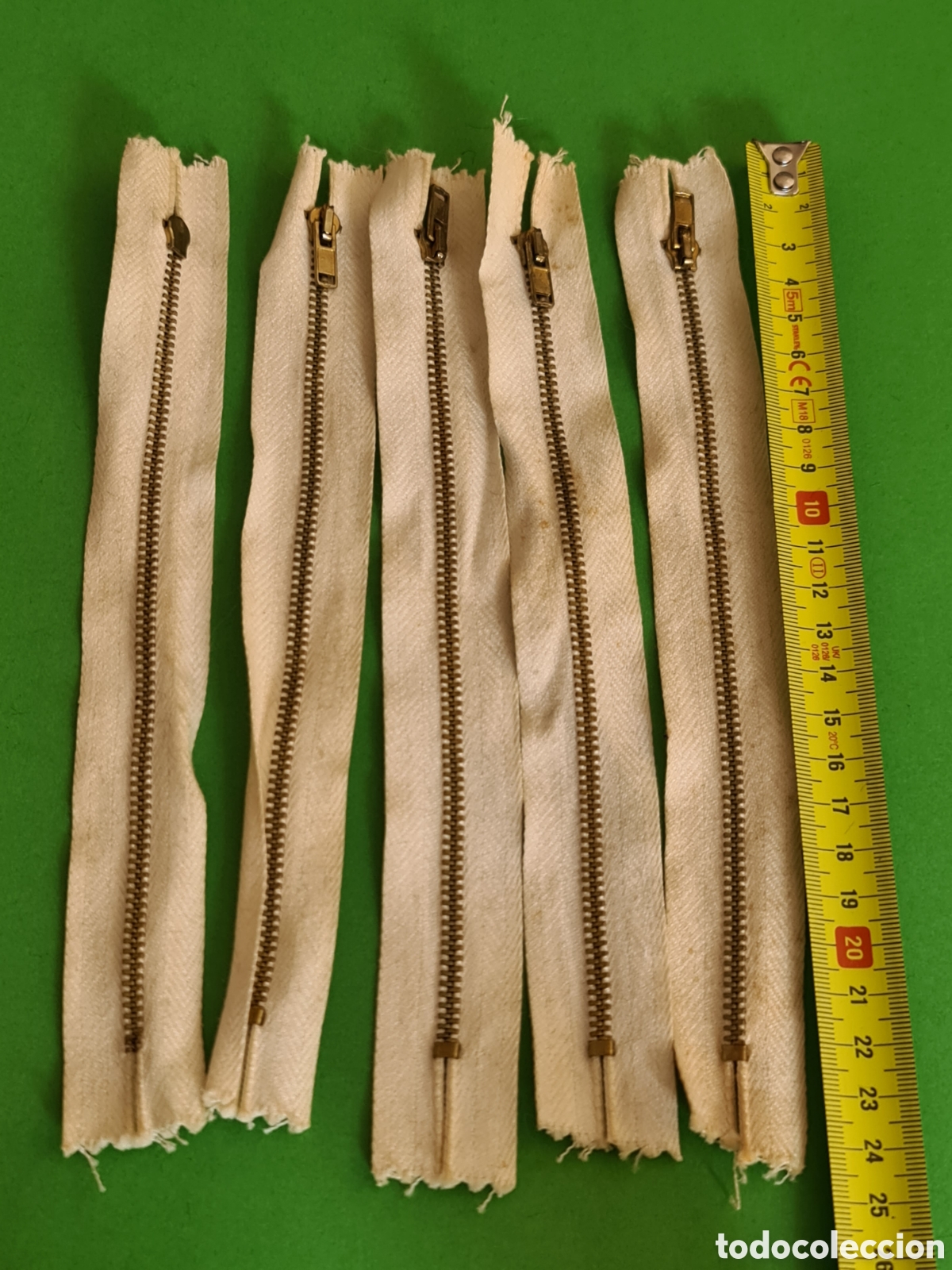 Nuevo: Lote de 5 cremalleras beige. Metal. - Foto 2