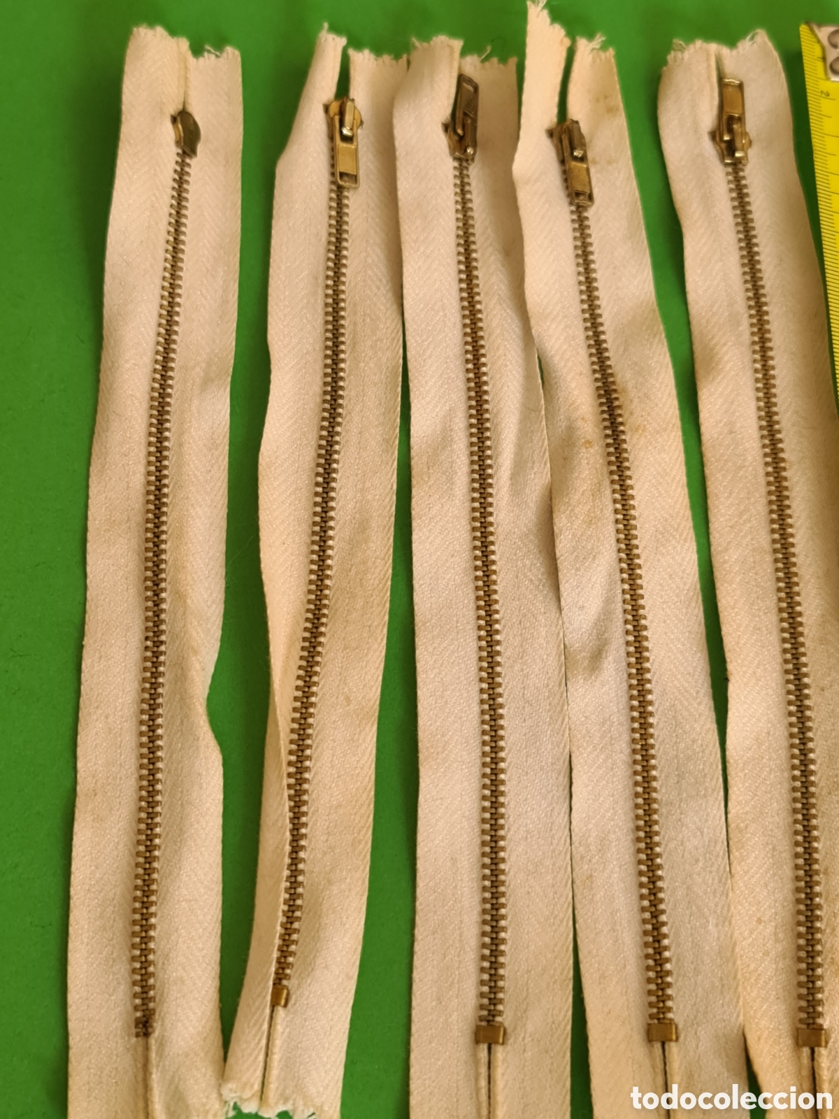 Nuevo: Lote de 5 cremalleras beige. Metal. - Foto 1