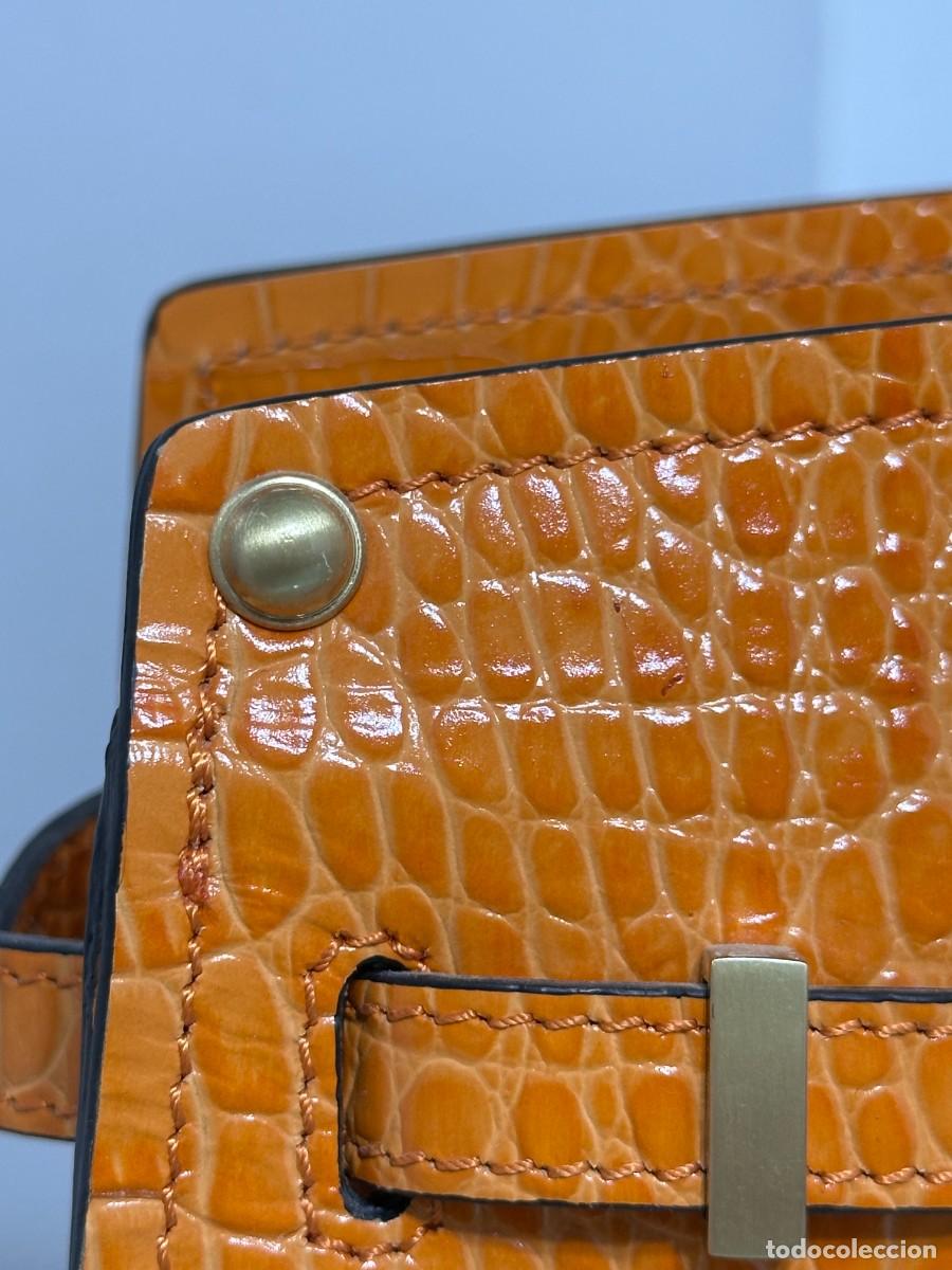 Nuevo: BOLSO A ESTRENAR GUESS NARANJA - Foto 6