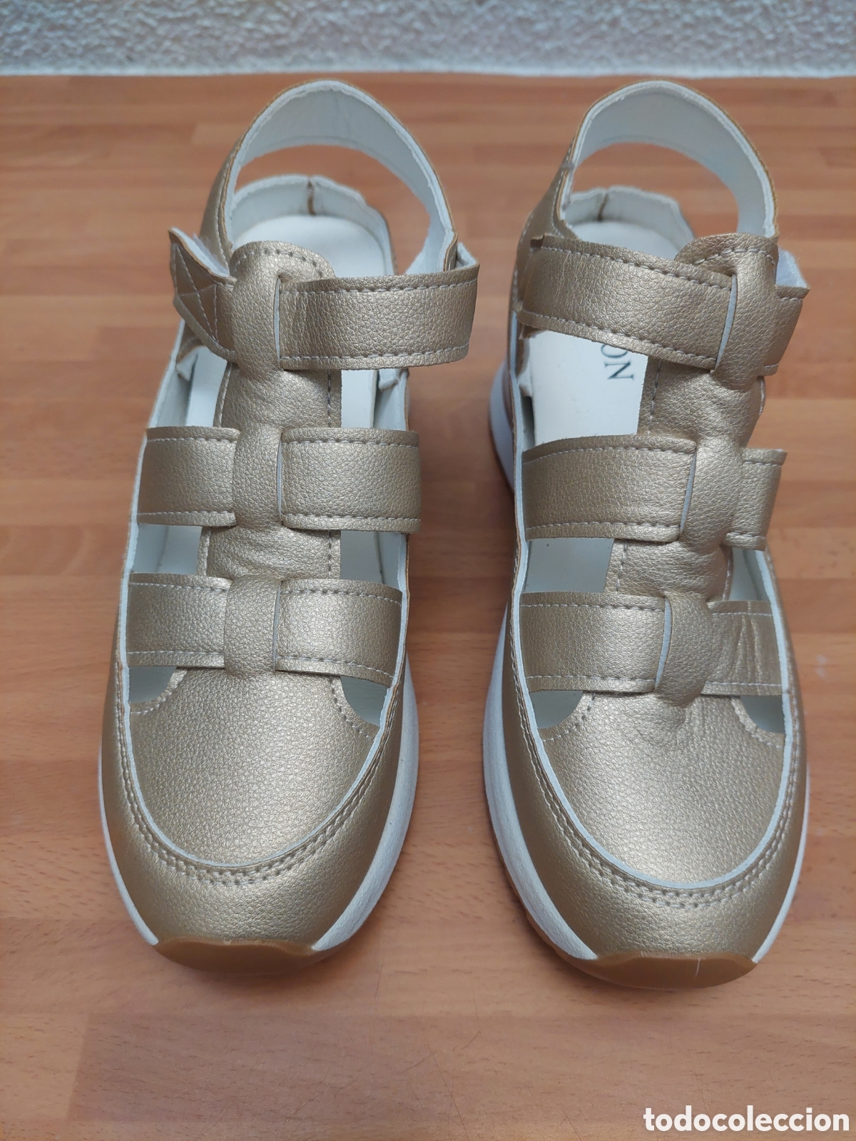 Nuevo: Zapatos mujer dorados - Foto 1