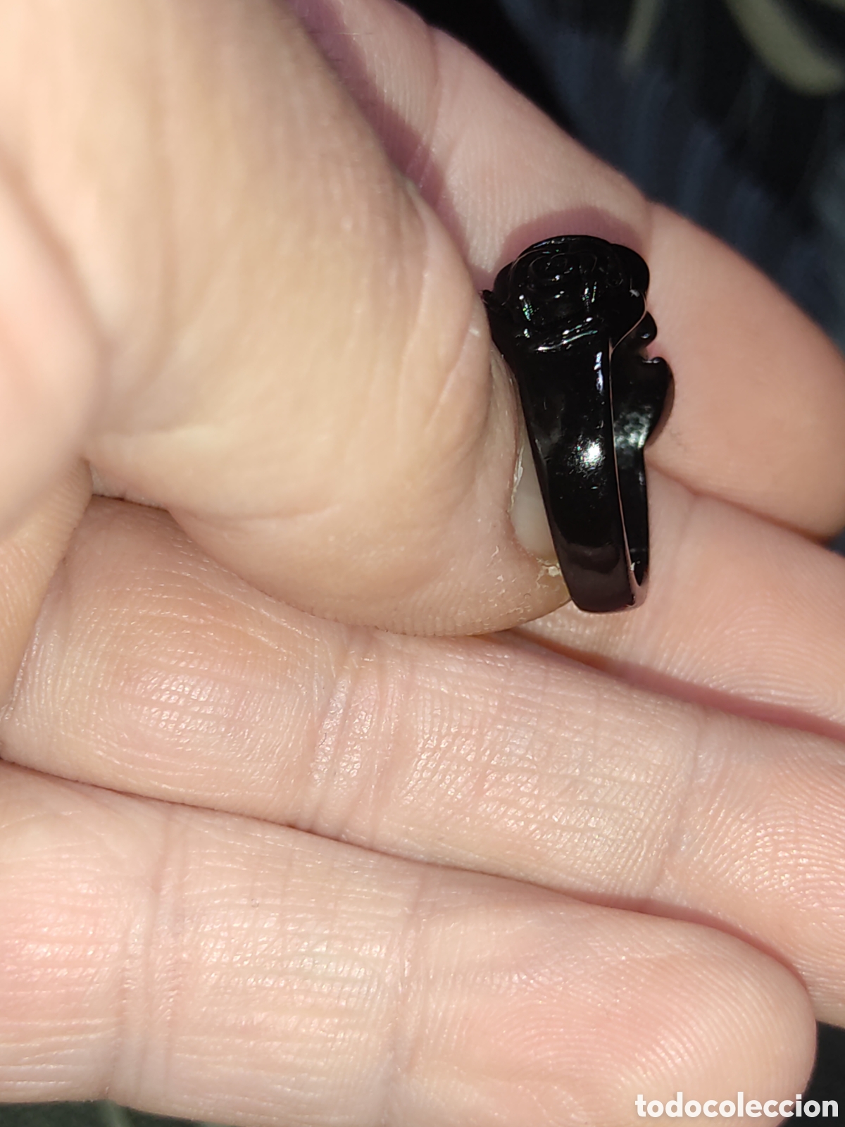 Nuevo: Anillo g&oacute;tico o de luto de rosas esmaltadas. - Foto 4