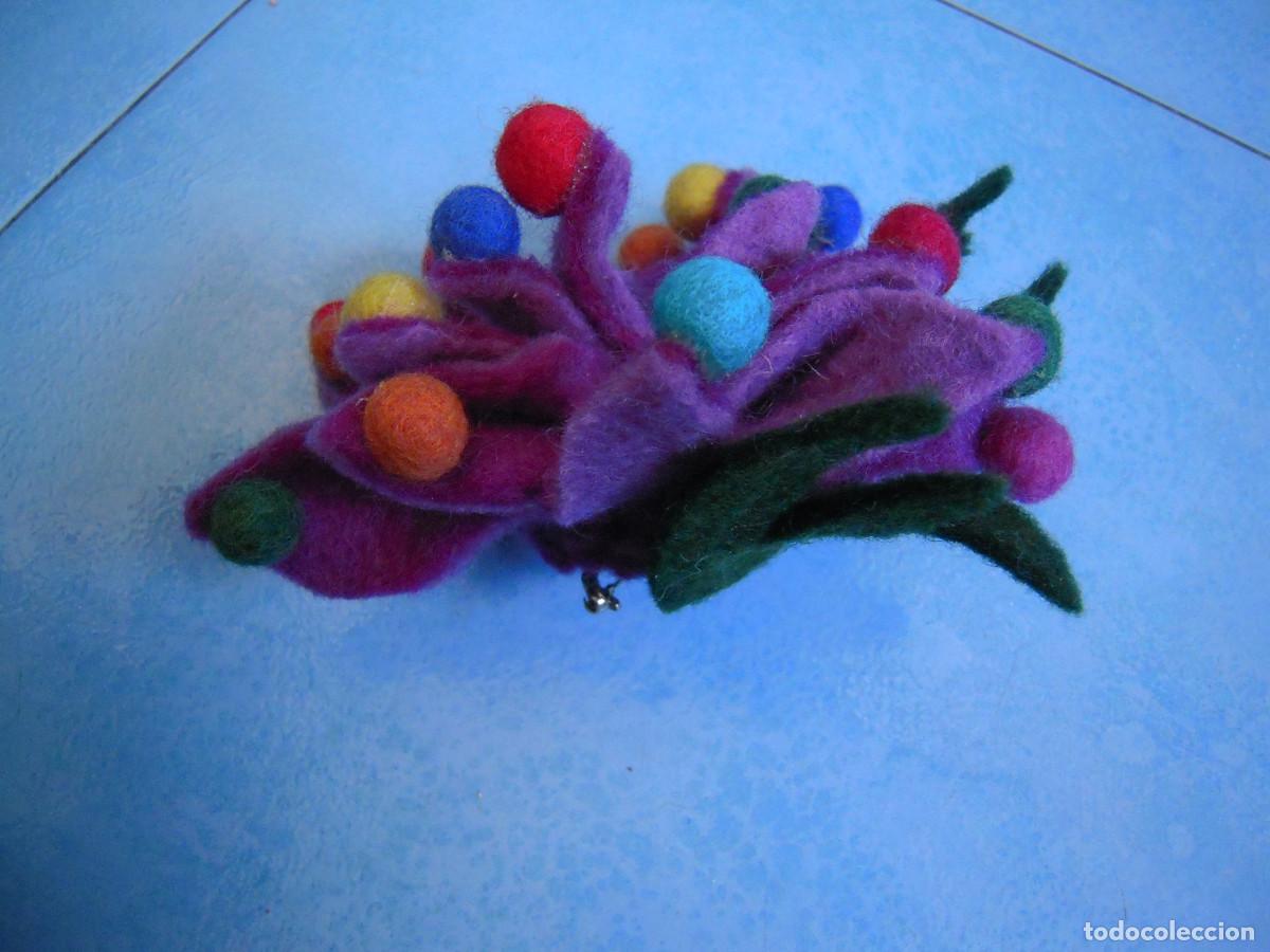 Nuevo: Broche flor grande multicolor fieltro - Foto 4