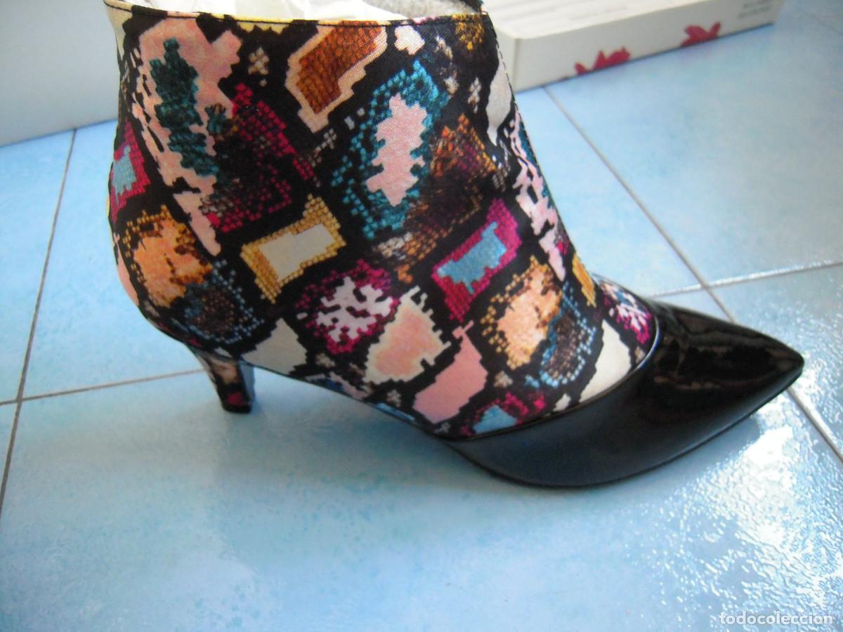 Nuevo: Botines print serpiente multicolor talla 38 - Foto 5