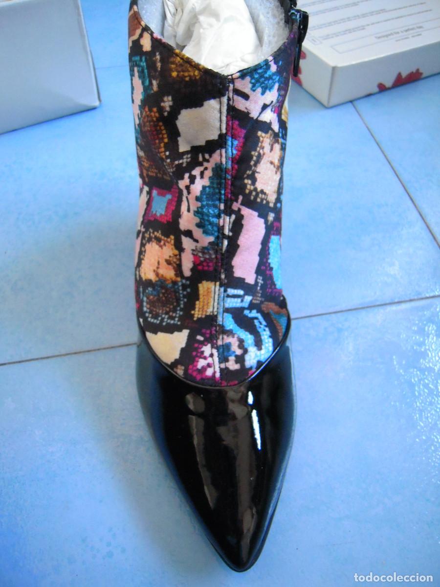 Nuevo: Botines print serpiente multicolor talla 38 - Foto 6