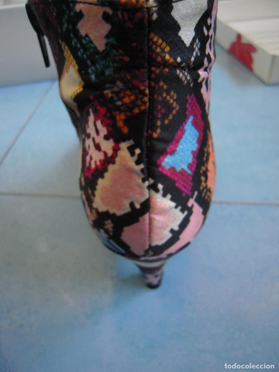 Nuevo: Botines print serpiente multicolor talla 38 - Foto 7