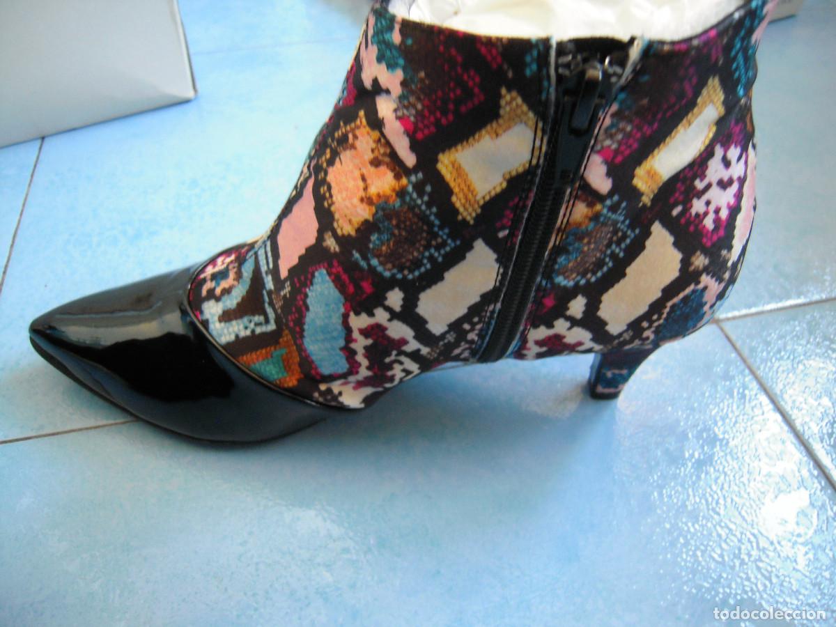 Nuevo: Botines print serpiente multicolor talla 38 - Foto 8