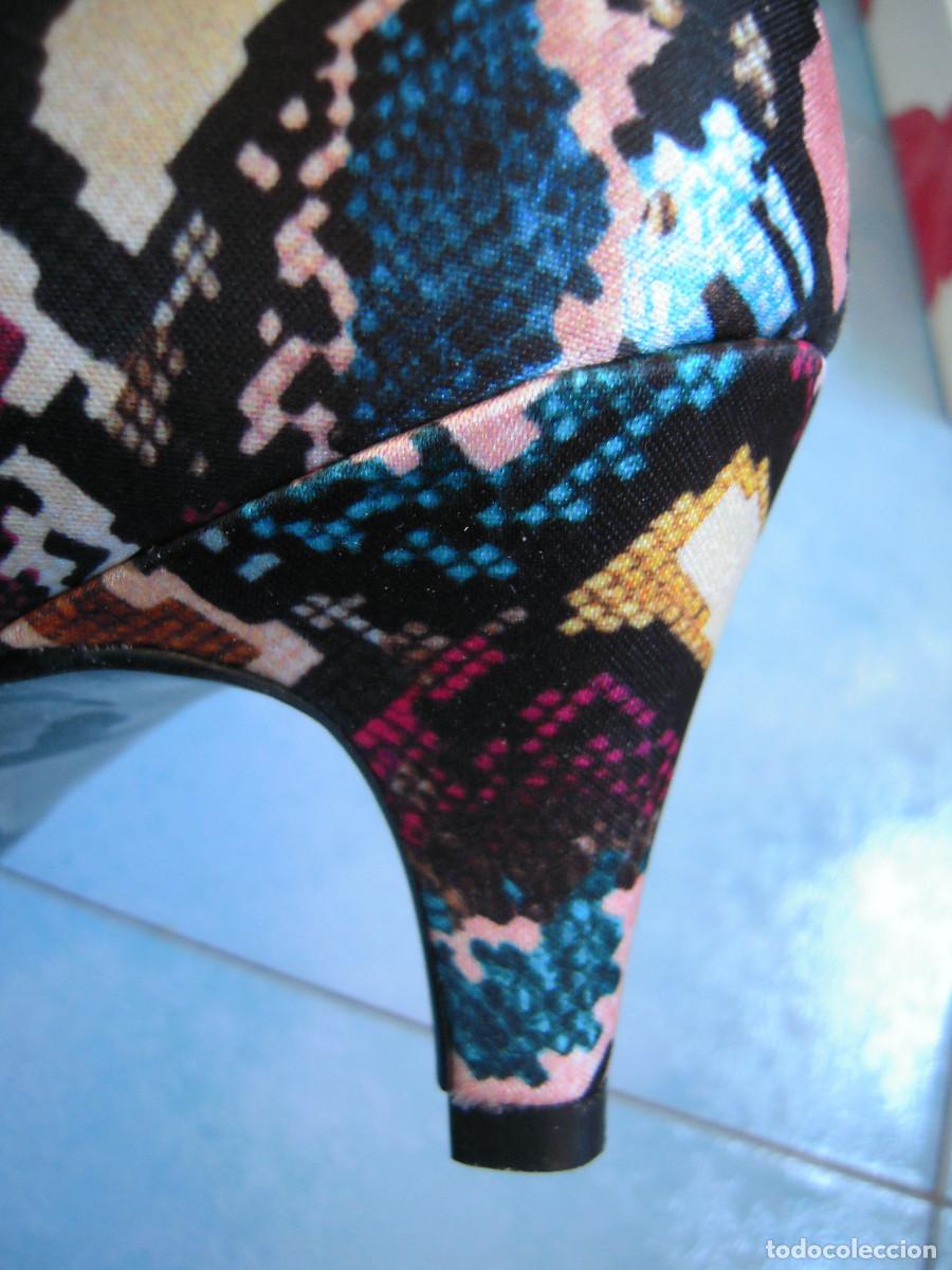 Nuevo: Botines print serpiente multicolor talla 38 - Foto 9