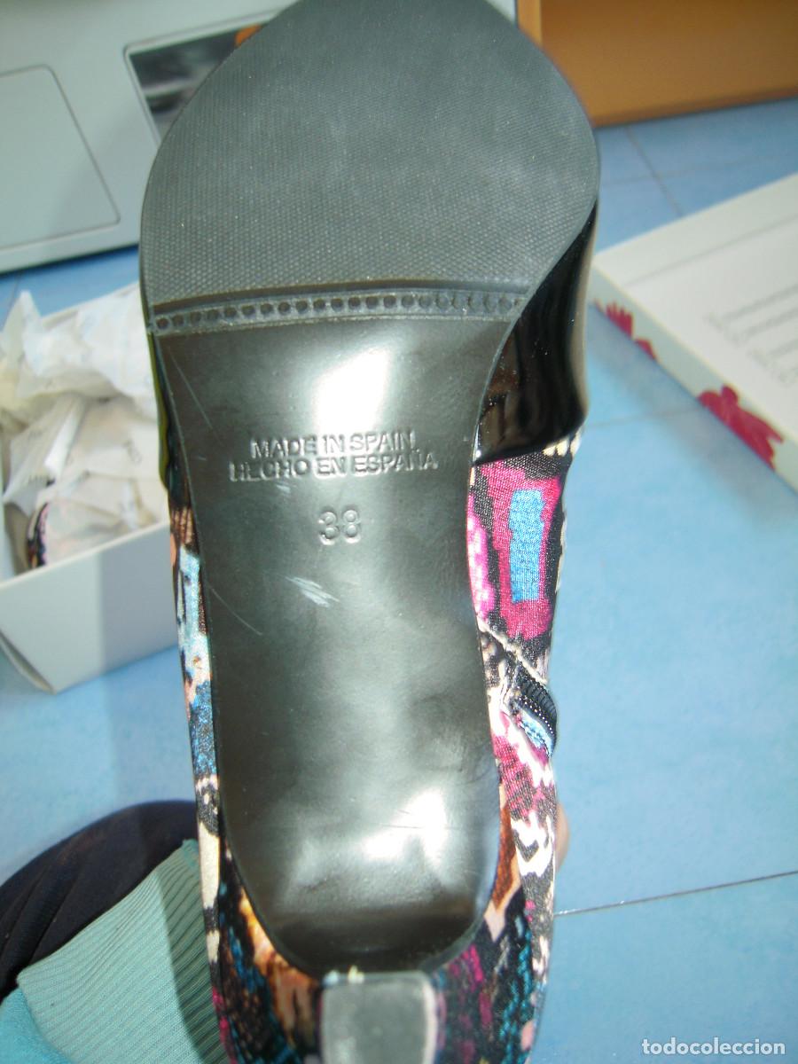 Nuevo: Botines print serpiente multicolor talla 38 - Foto 13