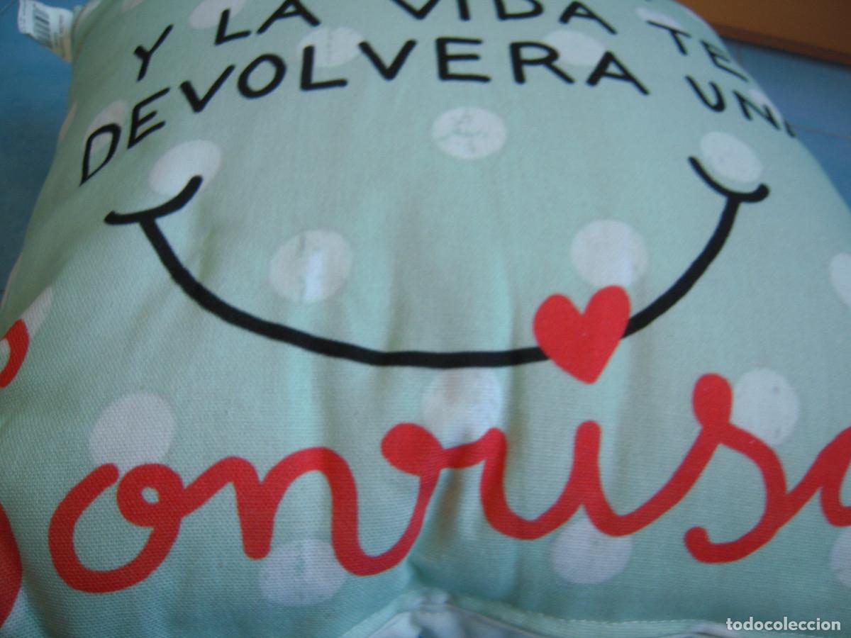 Nuevo: Coj&iacute;n frase Sonr&iacute;e a la vida - Foto 4