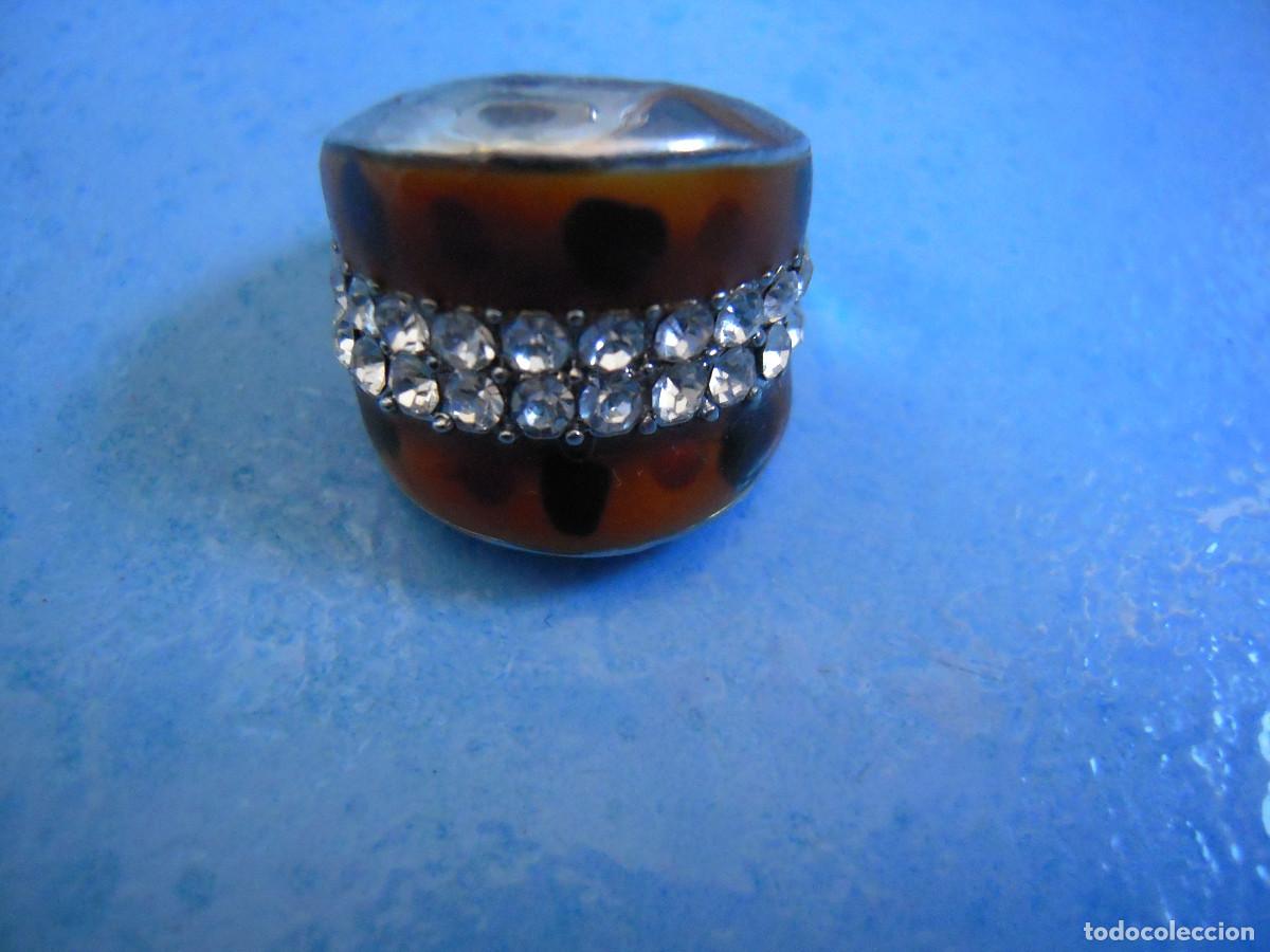 Nuevo: Anillo marr&oacute;n con piedras brillantes - Foto 4