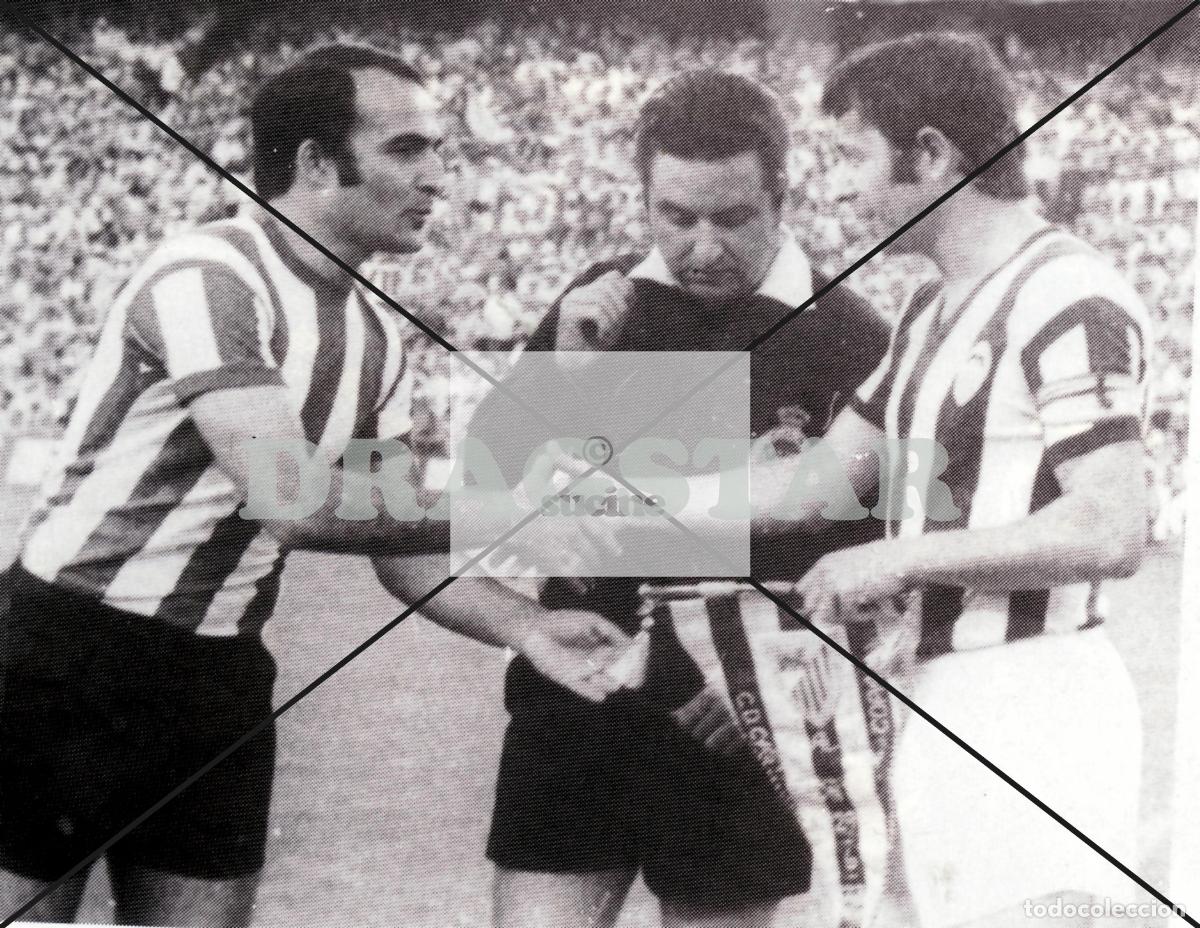 Novo: GENTE DE CASTELL&Oacute;N EN EL RECUERDO, INTERCAMBIO DE BANDERINES FINAL DE COPA EN S. CALDERON. C 78