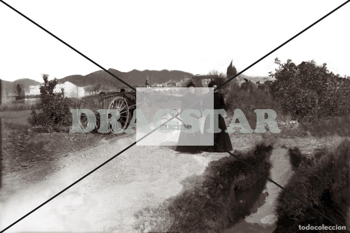 New: CASTELL&Oacute;N EN EL RECUERDO, DOS SE&Ntilde;ORAS EN LA ZONA DE SENSAL C 78