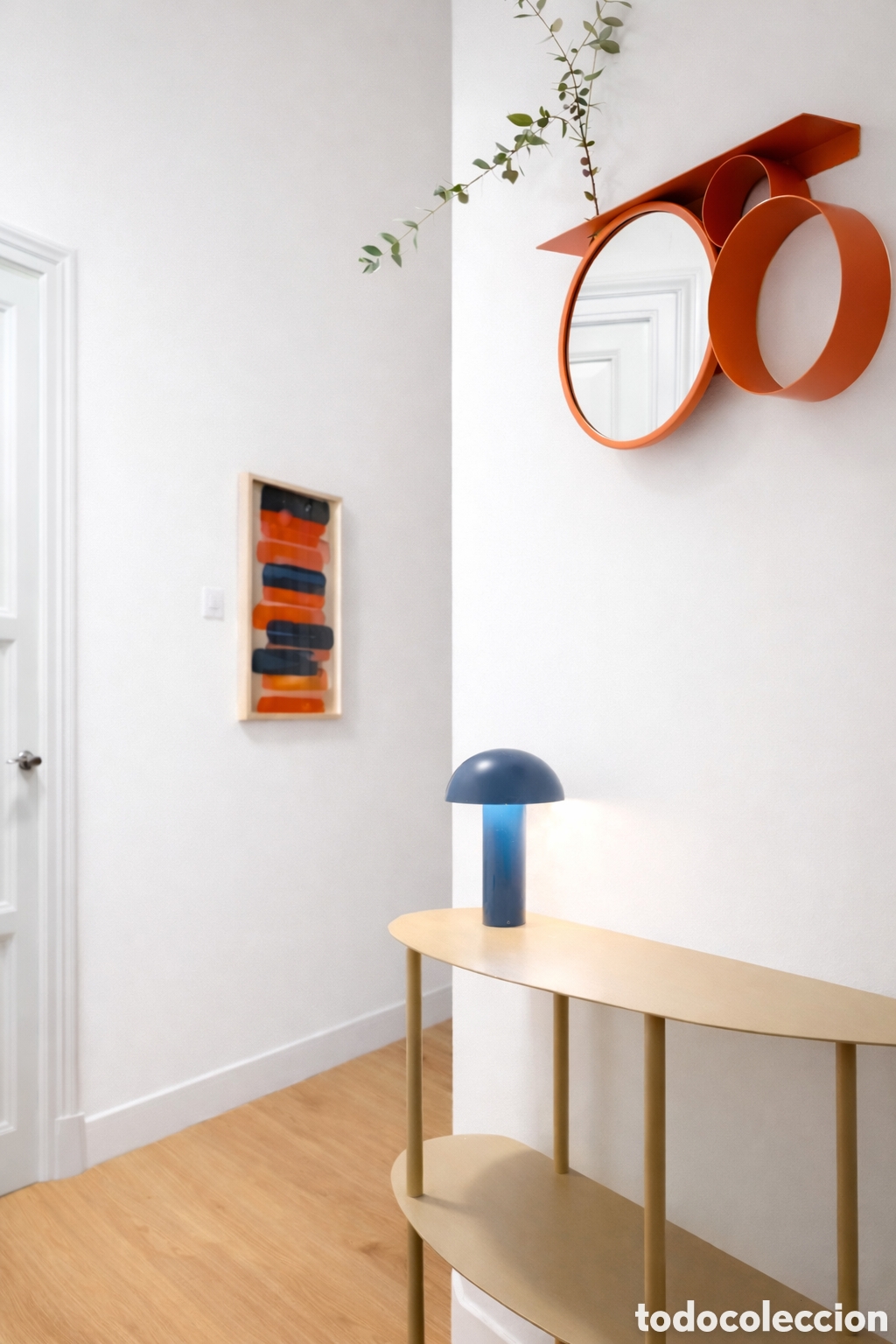 Nuevo: Espejo circular metal color terracota con florero