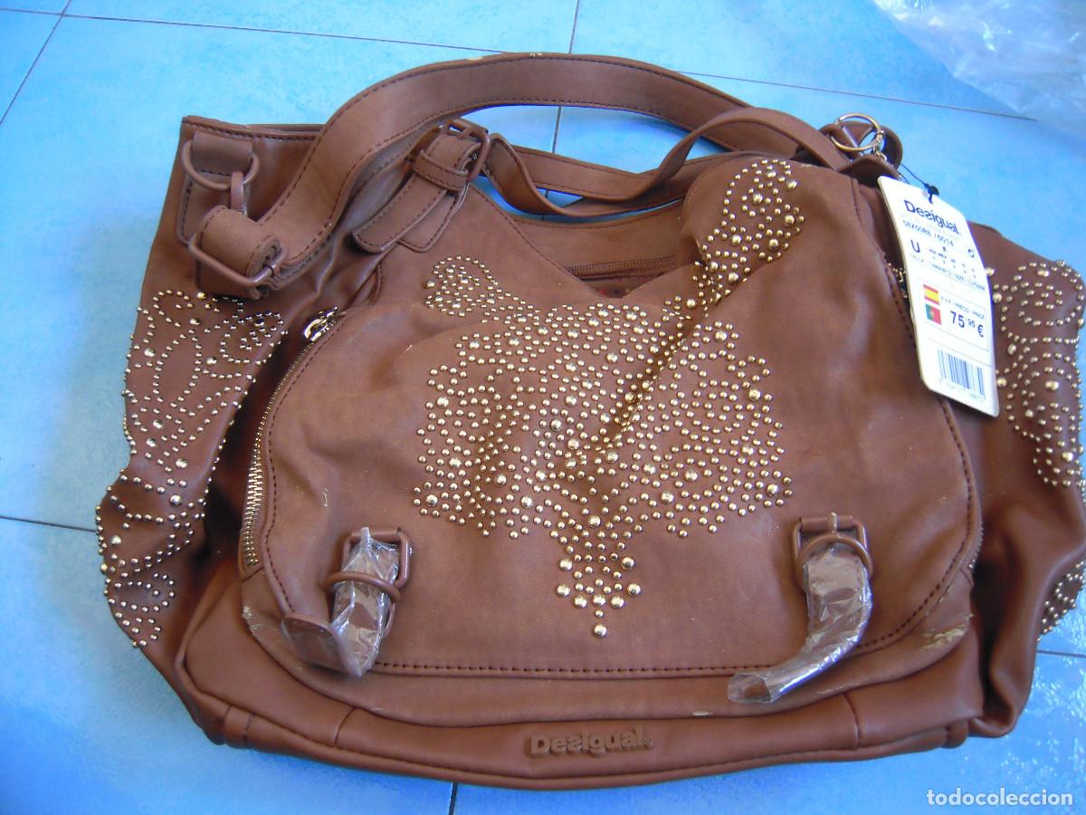 New: Bolso grande marr&oacute;n con tachas Desigual deteriorado