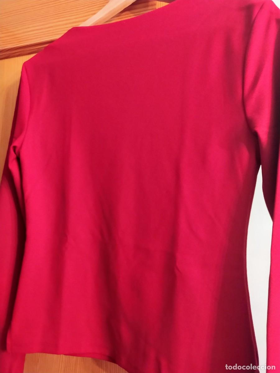 Nuevo: Camisa de dise&ntilde;o tela de crep&eacute; y con cremalleras a ESTRENAR