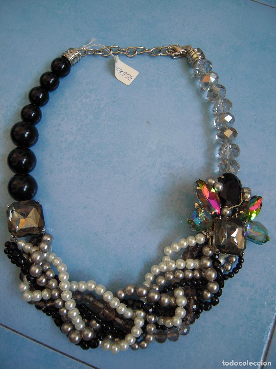 Nuevo: Collar corto abalorios blanco, negro, gris, piedras varios colores