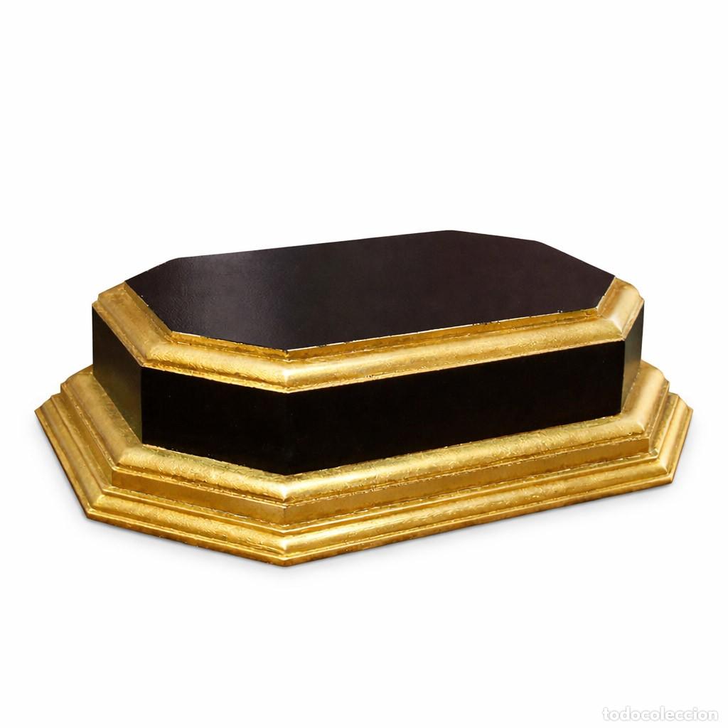 Nuevo: Peana octogonal policromada en negro con pan de oro de imitaci&oacute;n