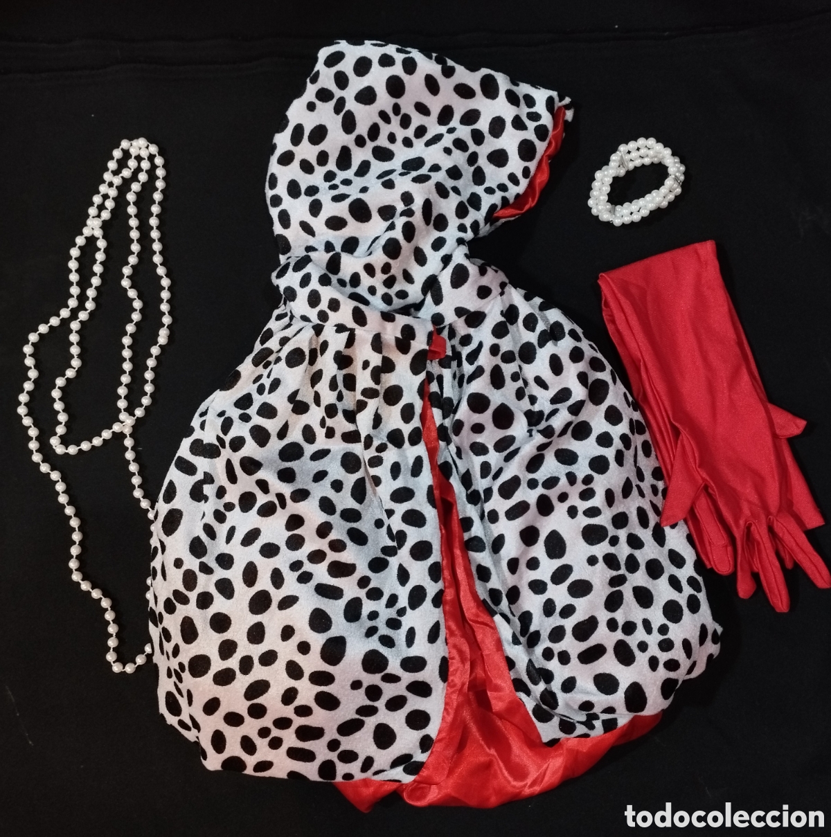Nuevo: CAPA CRUELLA DE VIL CON ACCESORIOS. NUEVA
