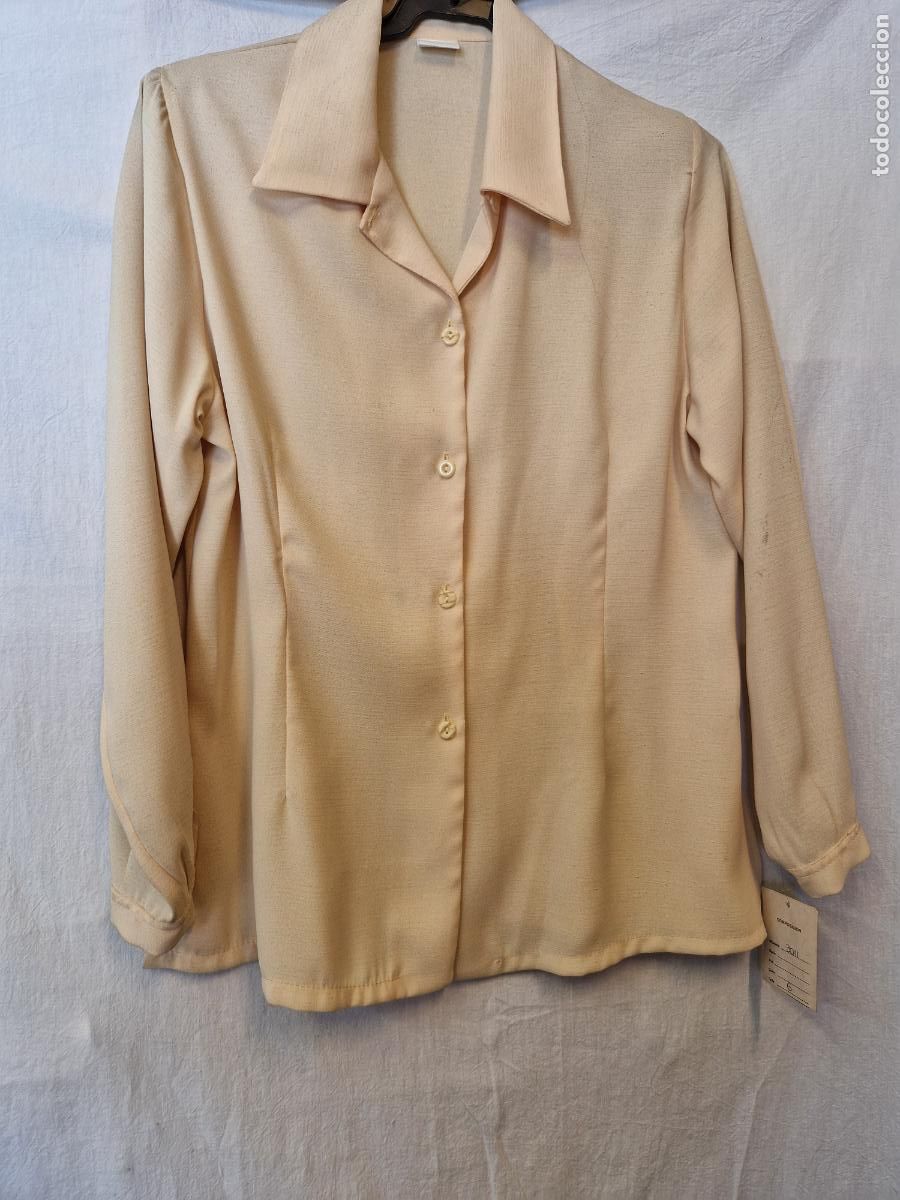 Nuevo: BONITA CAMISA PARA MUJER MANGA LARGA. COLOR CREMA. TALLA 48