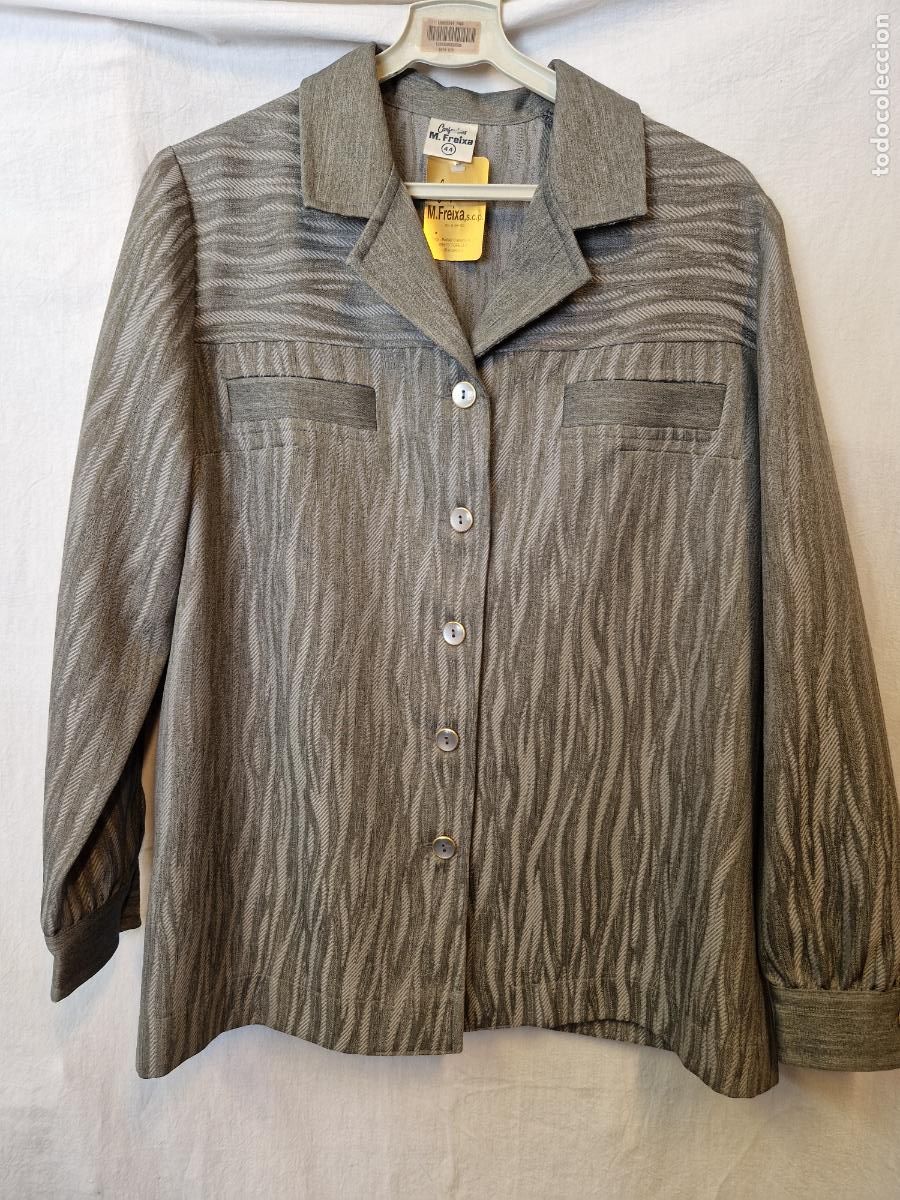 Nuevo: BONITA CHAQUETA VINTAGE PARA MUJER. COLOR GIRS-VERDE. TALLA 44