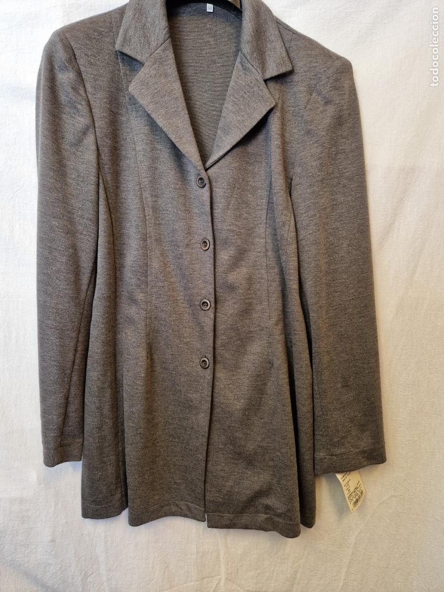 Nuevo: BONITO BLAZERS GRIS PARA MUJER. TALLA 50. NUEVO