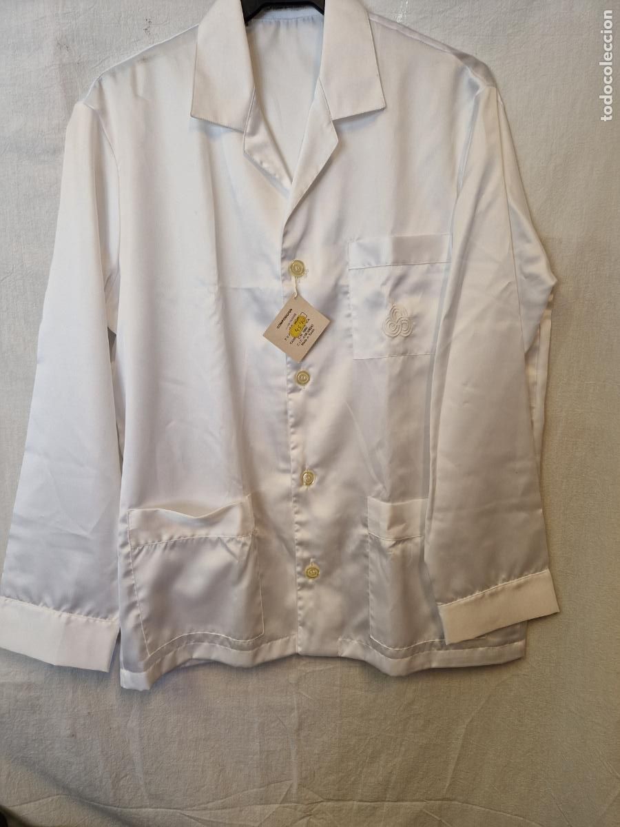 Nuevo: BONITA CAMISA DE MANGA LARGA PARA MUJER. COLOR BLANCA. TALLA 43. NUEVO
