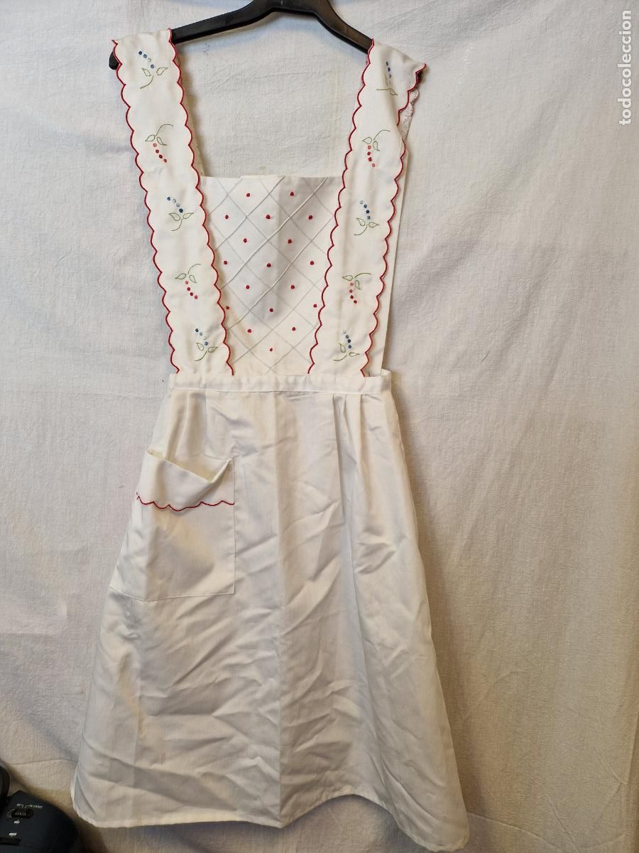 Nuevo: BONITO DELANTAL VINTAGE PARA MUJER. TALLA UNICA.