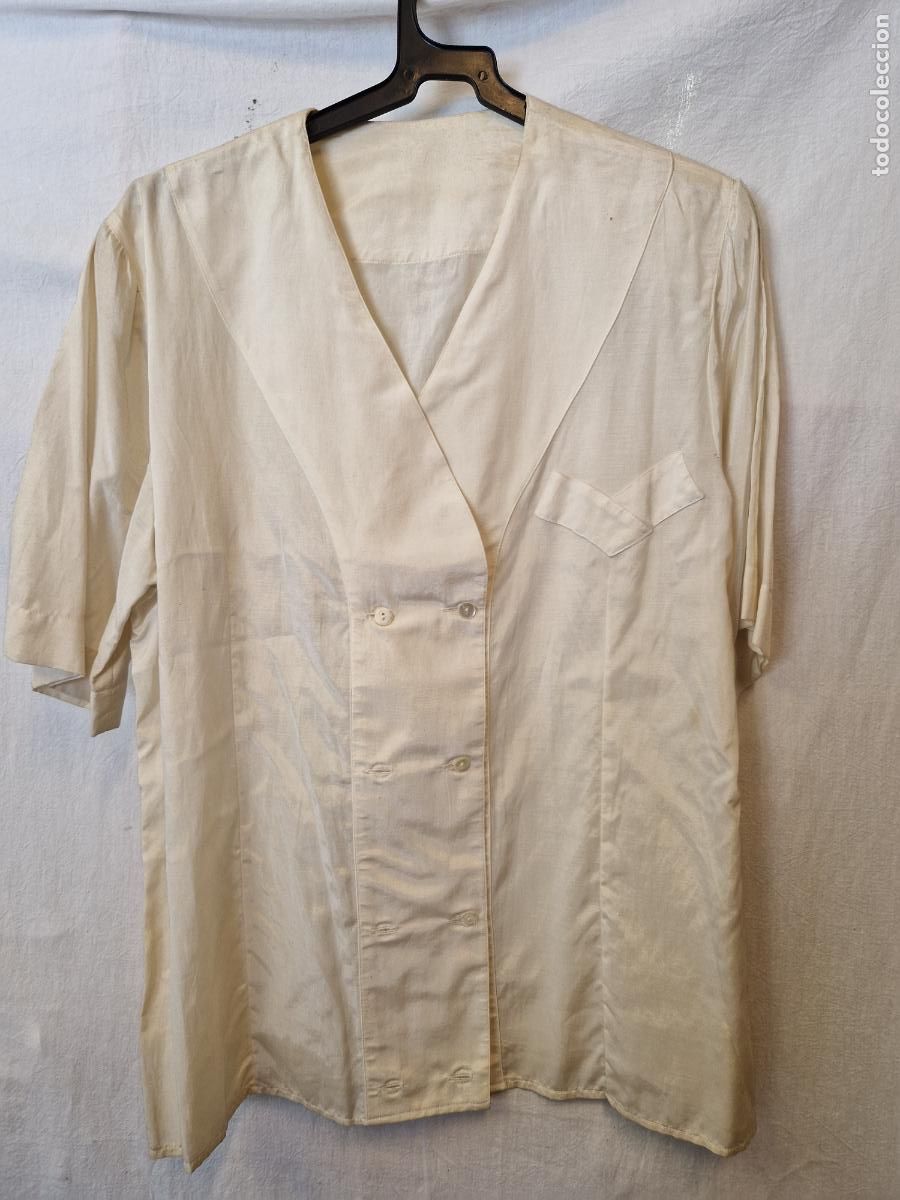 Nuevo: BONITA BLUSA PARA MUEJR. COLOR CREMA. TALLA 44