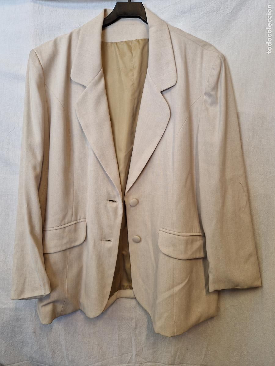 Nuevo: BONITO BLAZERS CREMA PARA MUJER. TALLA 50. NUEVO