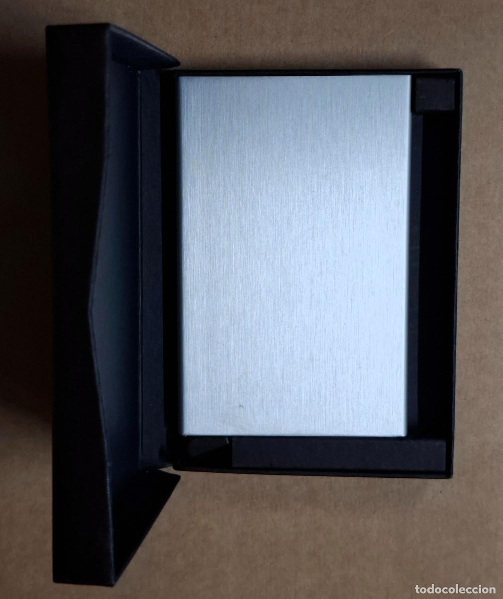 Nuevo: 4 Detalle de la caja y del tarjetero - Foto 4