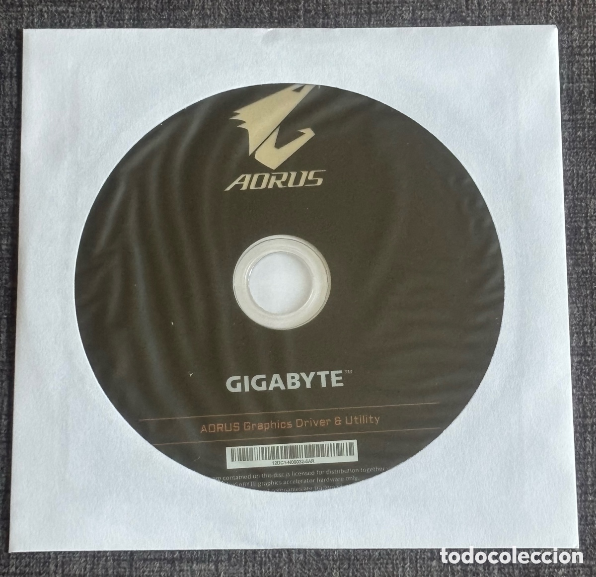 Nuevo: CD Driver GIGABYTE AORUS Graphics Driver & Utility - Original - Foto 1