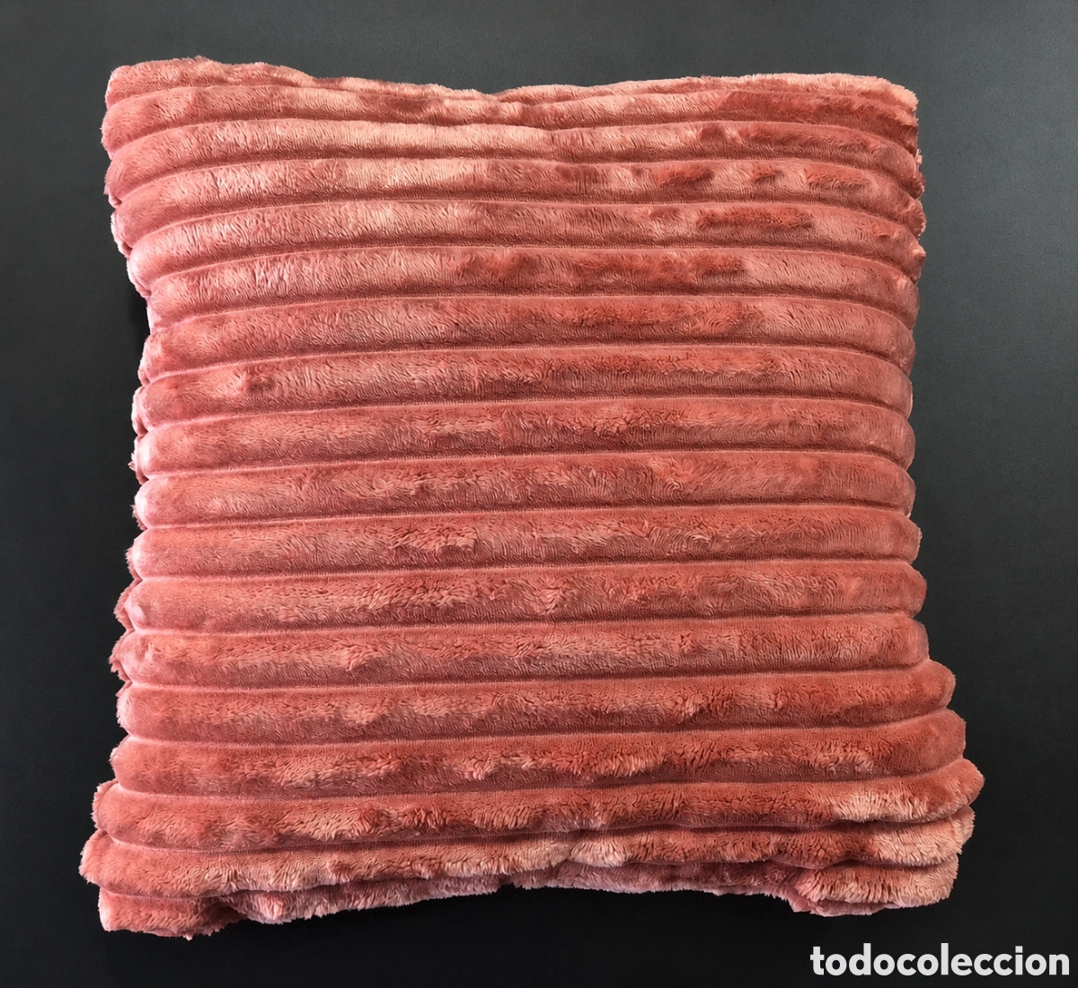 Nuevo: Coj&iacute;n decorativo rosa acanalado 43x43 cm suave