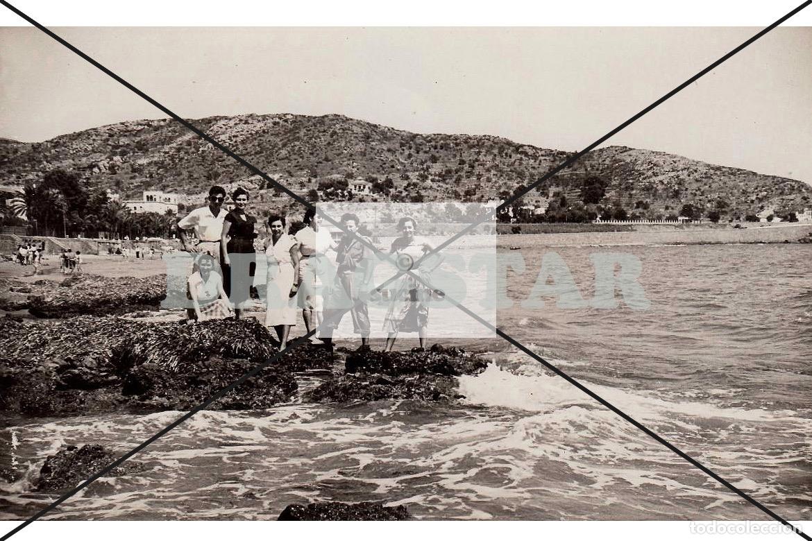 Nuevo: GRUPO DE JOVENES EN LA PLAYA DE BENICASSIM CASTELL&Oacute;N