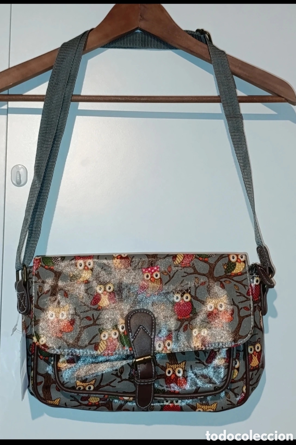 Nuevo: Bolso bandolera gris estampado b&uacute;hos