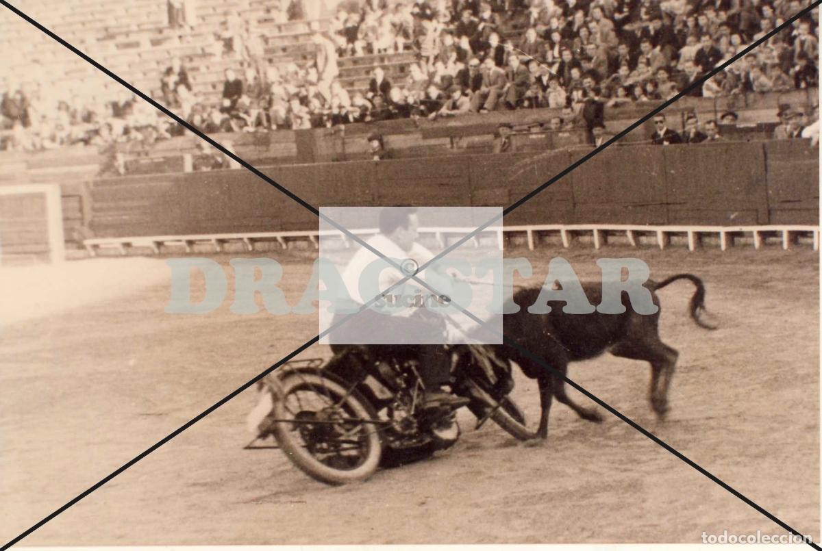 Nuevo: CASTELL&Oacute;N EN EL RECUERDO, CURIOSA FOTO, TOREANDO CON MOTO C79