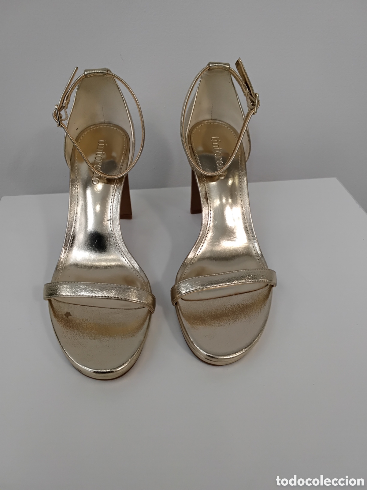 Nuevo: Sandalias Doeadas Tintoreto Nuevas
