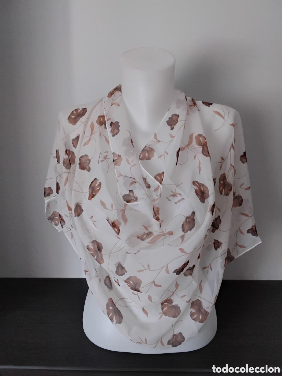 New: Pa&ntilde;uelo Foular Flores Marrones