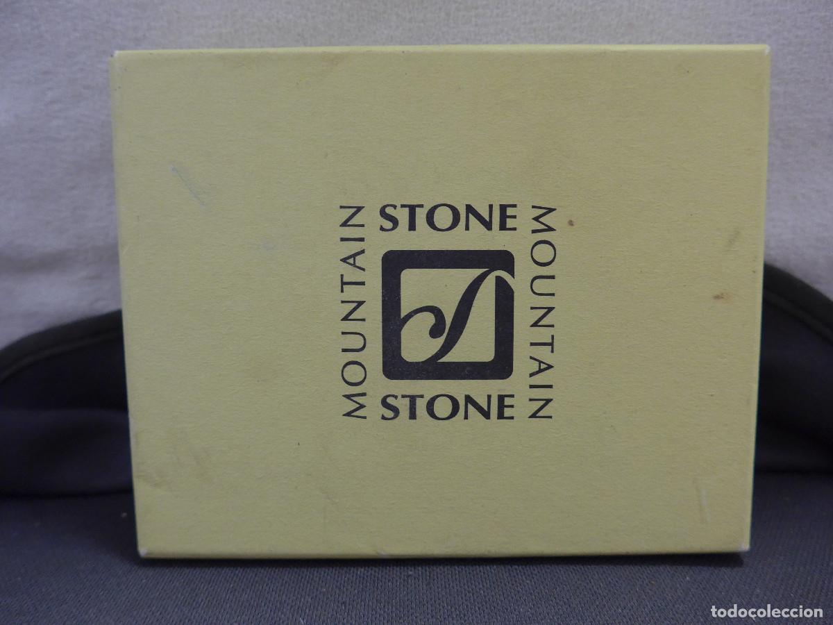Nuevo: BILLETERA DE PIEL STONE MOUNTAIN NUEVA SIN USAR EN SU CAJA ORIGINAL