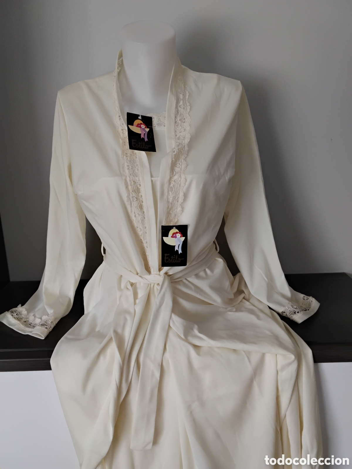 Nuevo: Conjunto Bata y Camis&oacute;n Crema - Foto 1