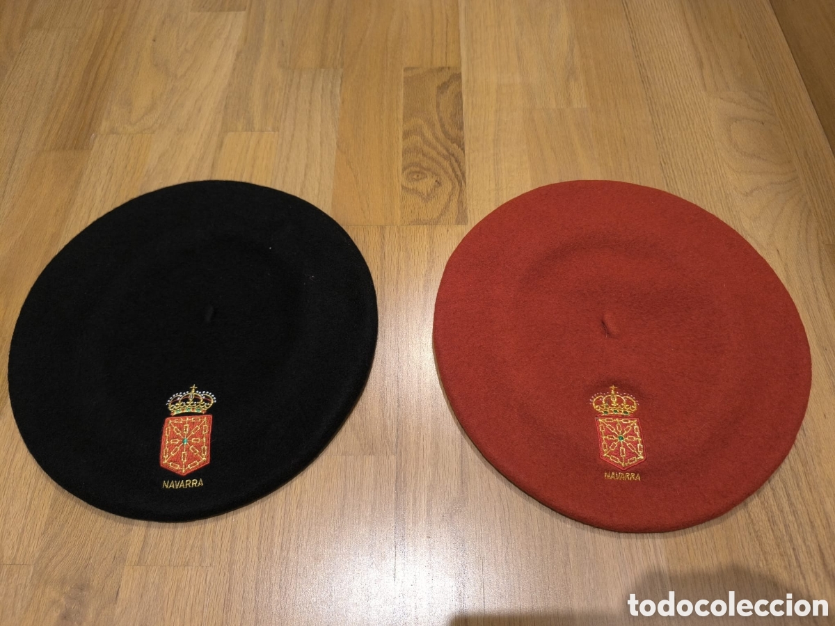 Nuevo: BOINAS ROJA Y NEGRA CON ESCUDO DE NAVARRA